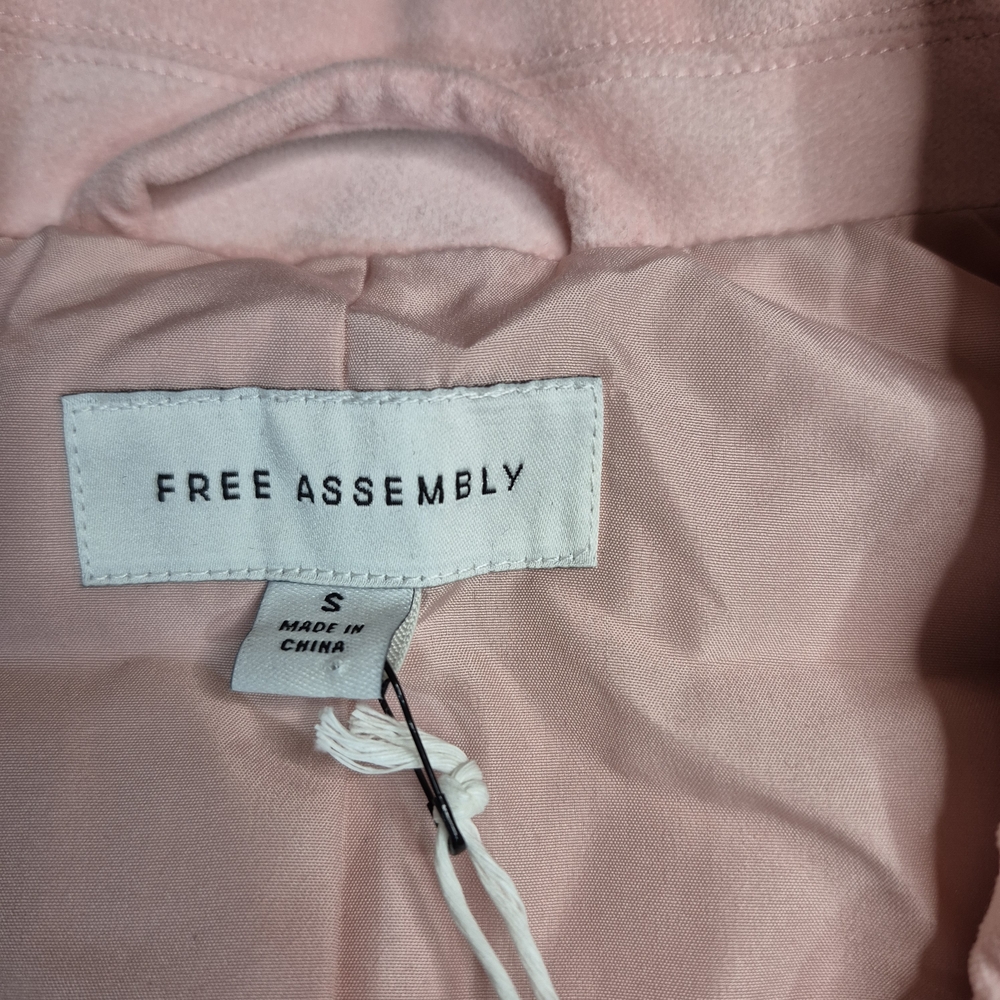Free Assembly Blush Pink Velvet Blazer with Gold Buttons 2731/847 - Picture 6 of 11